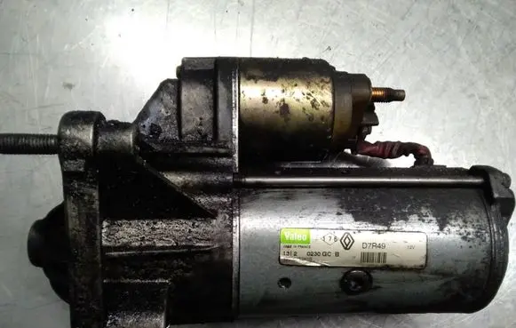 Renault Laguna II Starter motor D7R49