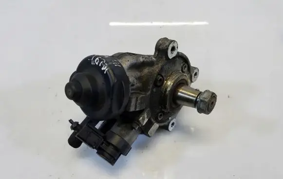Skoda Octavia Mk3 (5E) Fuel injection high pressure pump 04L130755D