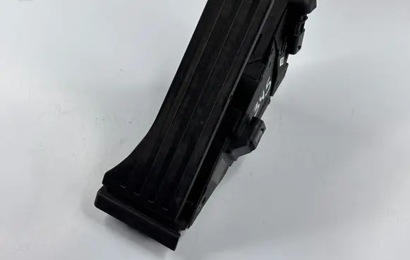 Mercedes-Benz EQS V297 Accelerator throttle pedal A2233000000