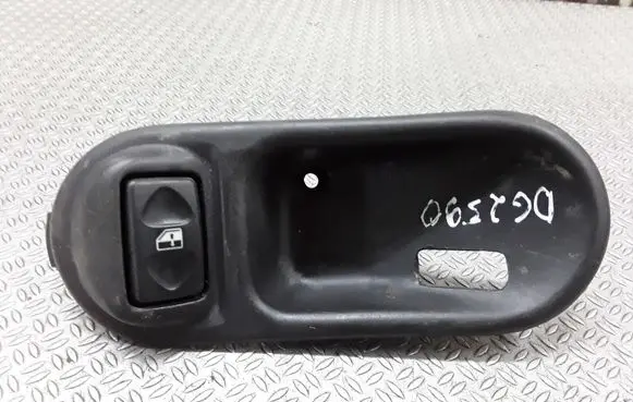 Land Rover Discovery Electric window control switch 03035106