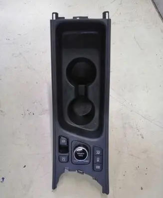Toyota Yaris XP210 Connecting rod/conrod XM15A