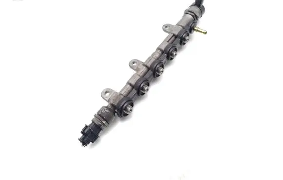 Ford Fiesta Fuel main line pipe 8200610223 0445214250 175217750R