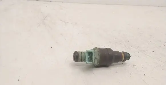BMW 5 E39 Fuel injector 0280150415