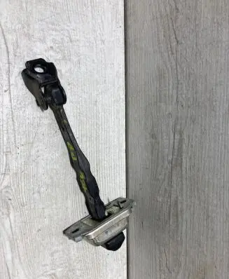 Renault Megane IV Front door check strap stopper