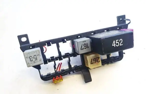 Volkswagen PASSAT B5.5 Fuse box set 8d0937503e