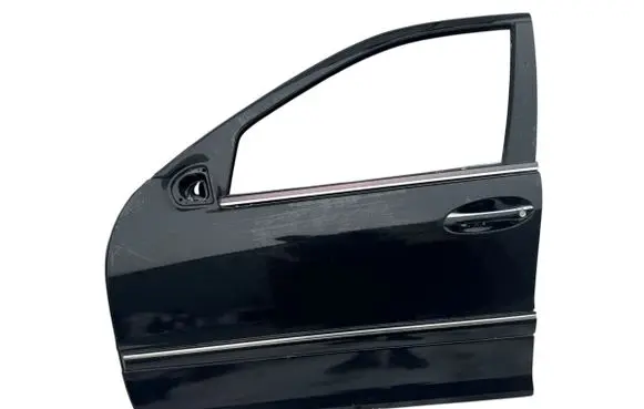 Mercedes-Benz C AMG W203 Front door A2037200105 2037200105