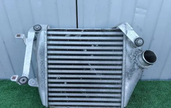 Audi Q7 4M Intercooler radiator 4M0145804C