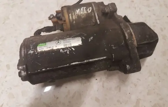 Mercedes-Benz Vito Viano W638 Starter motor 0051511301 D4R43