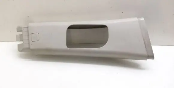 Nissan Qashqai Seat belt trim 76913JD000