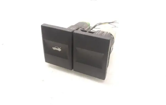 Tailgate opening switch