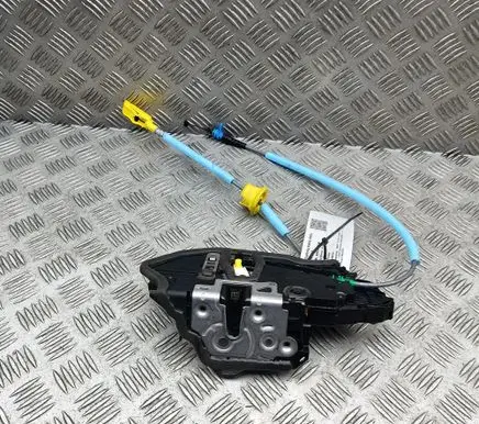 BMW 2 F44 Rear door lock 7956151