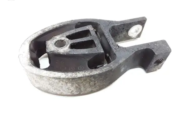 Volvo S80 Engine mount bracket 30671248