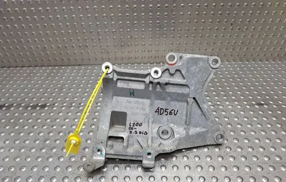 Mitsubishi L200 A/C compressor mount bracket 37110J560