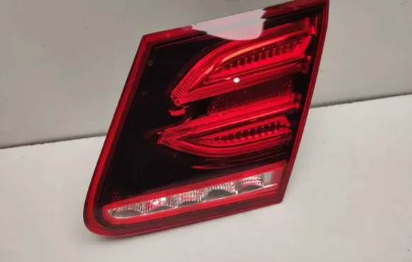 Tailgate rear/tail lights