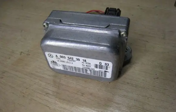 Mercedes-Benz C W203 ESP acceleration yaw rate sensor A0035423918