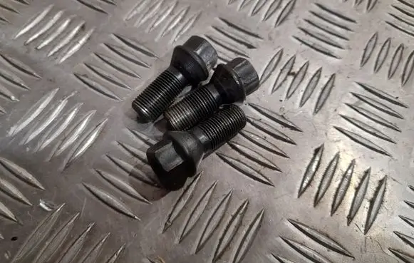 Audi A4 S4 B9 Nuts/bolts 