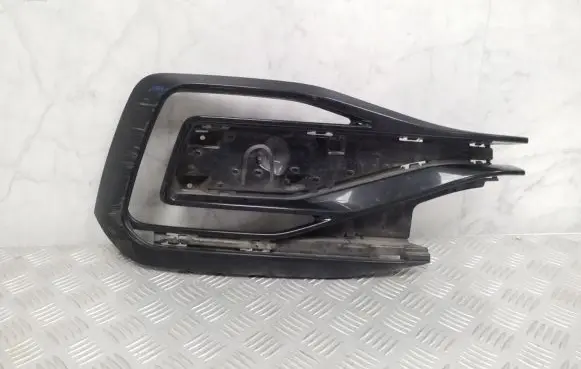 Volkswagen PASSAT B8 Front bumper lower grill 3G0853794B