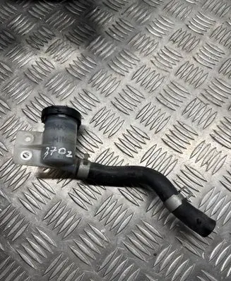 Nissan 370Z Brake fluid reservoir 