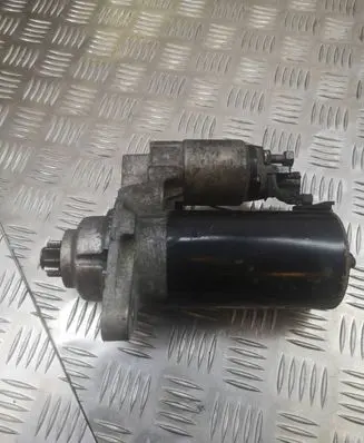 Volkswagen PASSAT B6 Starter motor 0H911028F