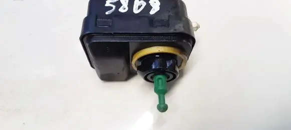Headlight level adjustment motor