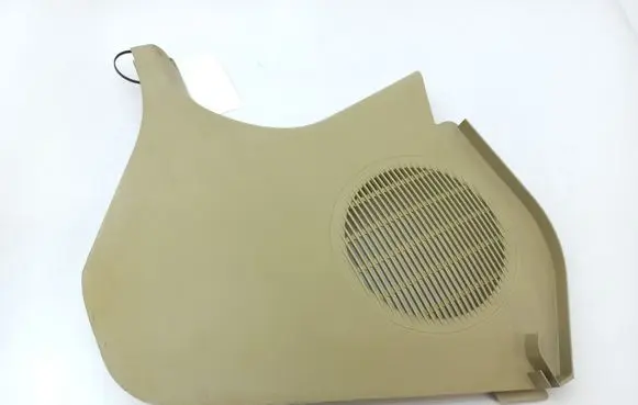 Foot area side trim