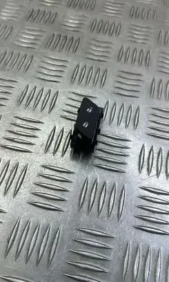 Opel Astra K Central locking switch button 13437277