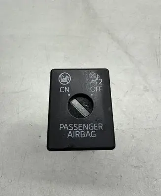 Passenger airbag on/off switch