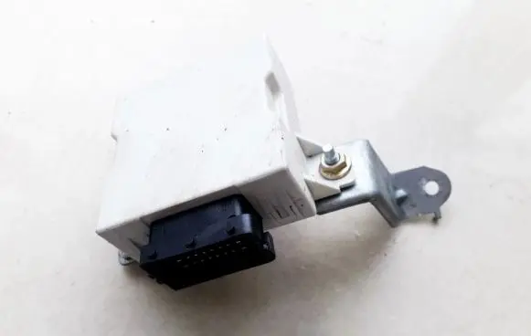 Toyota Avensis T250 Window wiper relay 150696 8594005020
