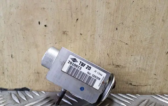 Land Rover Freelander 2 - LR2 Air conditioning (A/C) expansion valve 7010973
