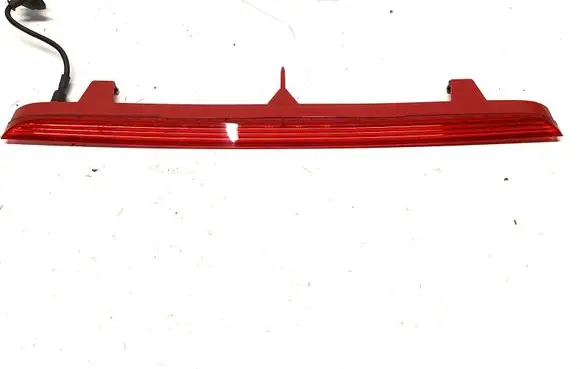 Third/center stoplight