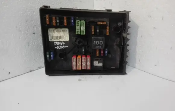 Volkswagen Jetta V Fuse module 1K0937125A