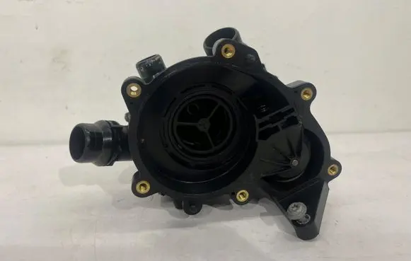 Audi A5 Thermostat/thermostat housing 06L121111L
