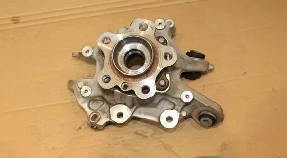 BMW 2 G42 Rear wheel hub spindle/knuckle 6893971