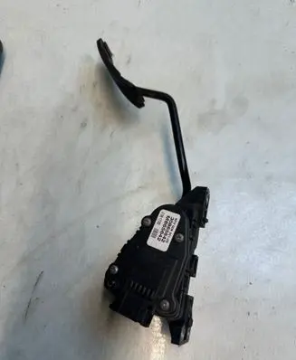 Volvo S40, V40 Accelerator throttle pedal 30865642