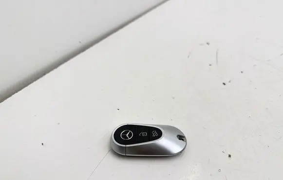 Mercedes-Benz C W206 Ignition key/card A2069056205 A2237660100