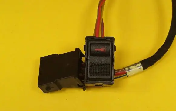 Audi A4 S4 B5 8D Central locking switch button 8L096210701C