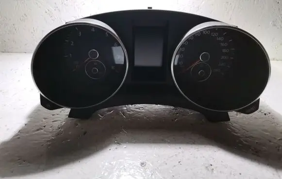 Volkswagen Golf VI Speedometer (instrument cluster) 5K0920860F