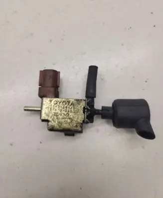 Toyota Corolla E120 E130 Turbo solenoid valve 2586064140 1846003600