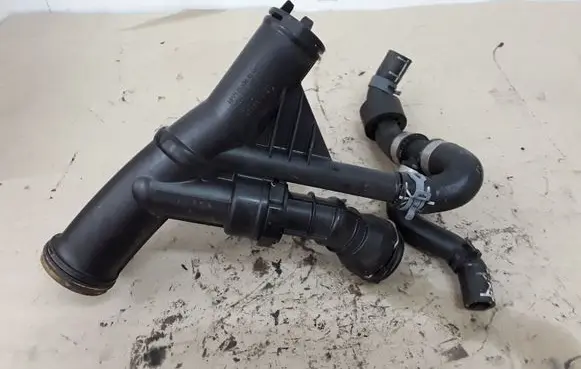 Thermostat/thermostat housing