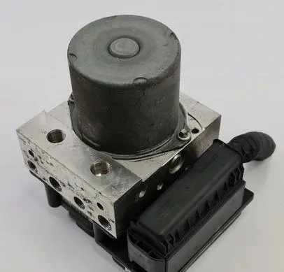 BMW 5 E60 E61 ABS Pump 6774848
