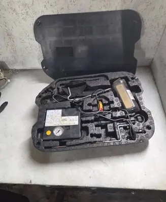 Citroen C4 I Picasso Tool set 