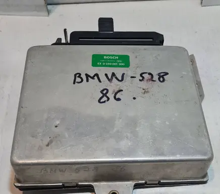 BMW 5 E28 Engine control unit/module 0280001300