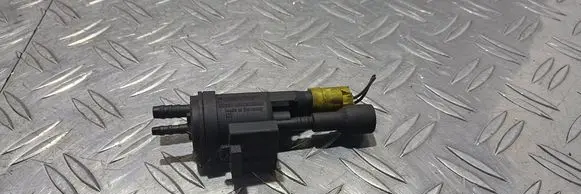Mercedes-Benz E W211 Valve vacuum 0025401497 48B43625B00