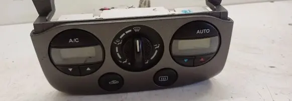 Nissan Primera Climate control unit 275109F600
