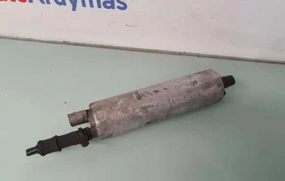 BMW 5 E39 Fuel injection high pressure pump 7165590 16117165590 750051
