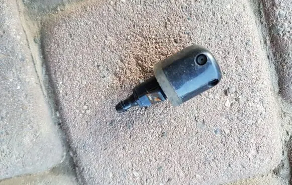 Toyota Land Cruiser (J120) Rear window washer spray nozzle 