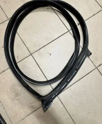 BMW 6 F06 Gran coupe Rubber seal front door (on door) 7275297
