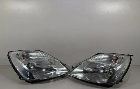 Ford Fiesta Headlight/headlamp 123894671454