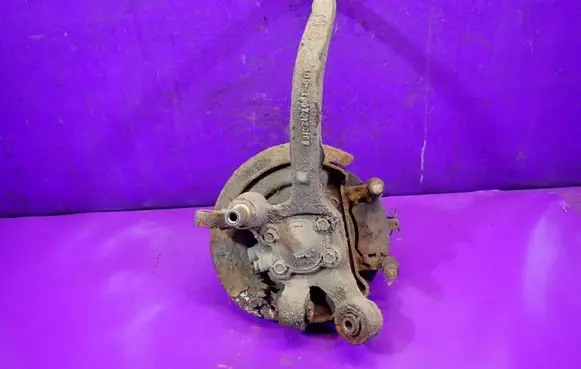 AC 428 Rear wheel hub spindle/knuckle