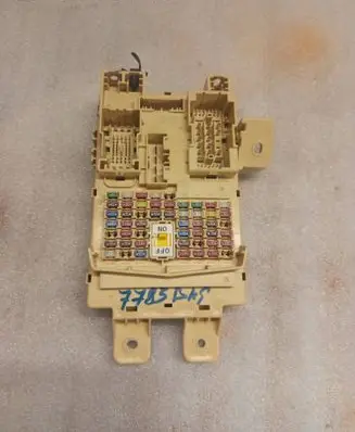 Hyundai Ioniq Fuse module 91950G2514 G25141812130270 1318C13005